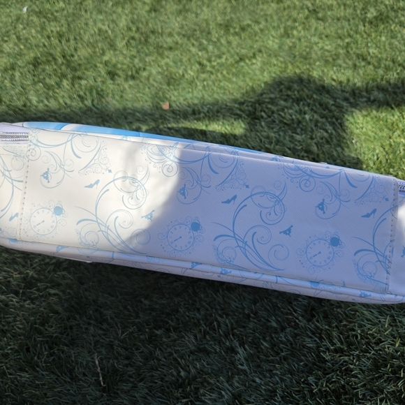 Impressions Vanity Cinderella Makeup Case - Picture 7 of 9